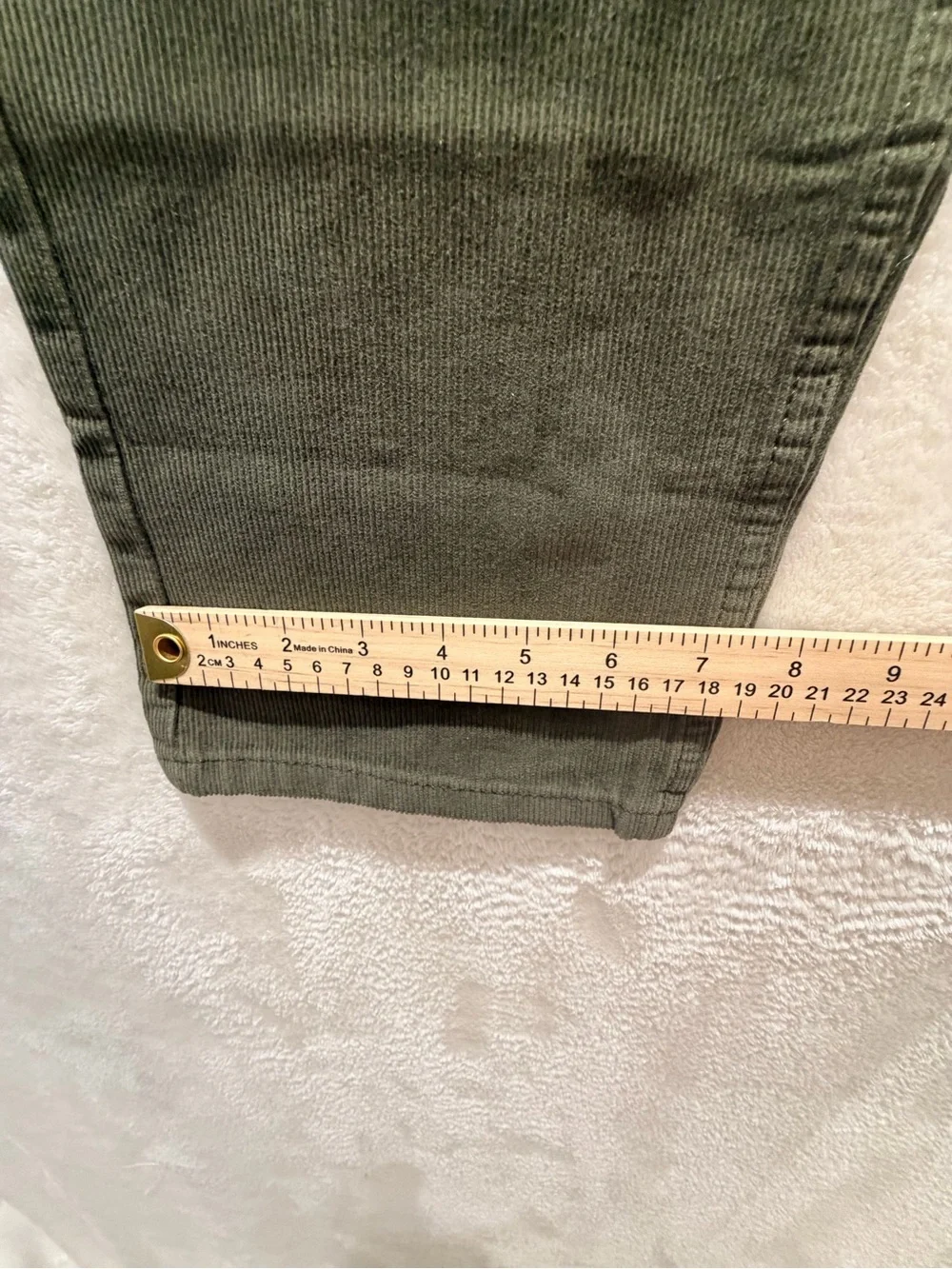 Levi’s 502 Regular Taper Olive Stretch Corduroy Pants 33x30 NWT Men’s